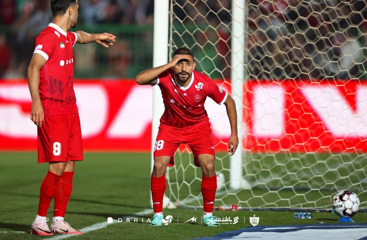 عکس | انتقال جدید بین پرسپولیس و گلگهر؛ وینگر سرخپوشان در سیرجان! عکس | انتقال جدید بین پرسپولیس و گلگهر؛ وینگر سرخپوشان در سیرجان!